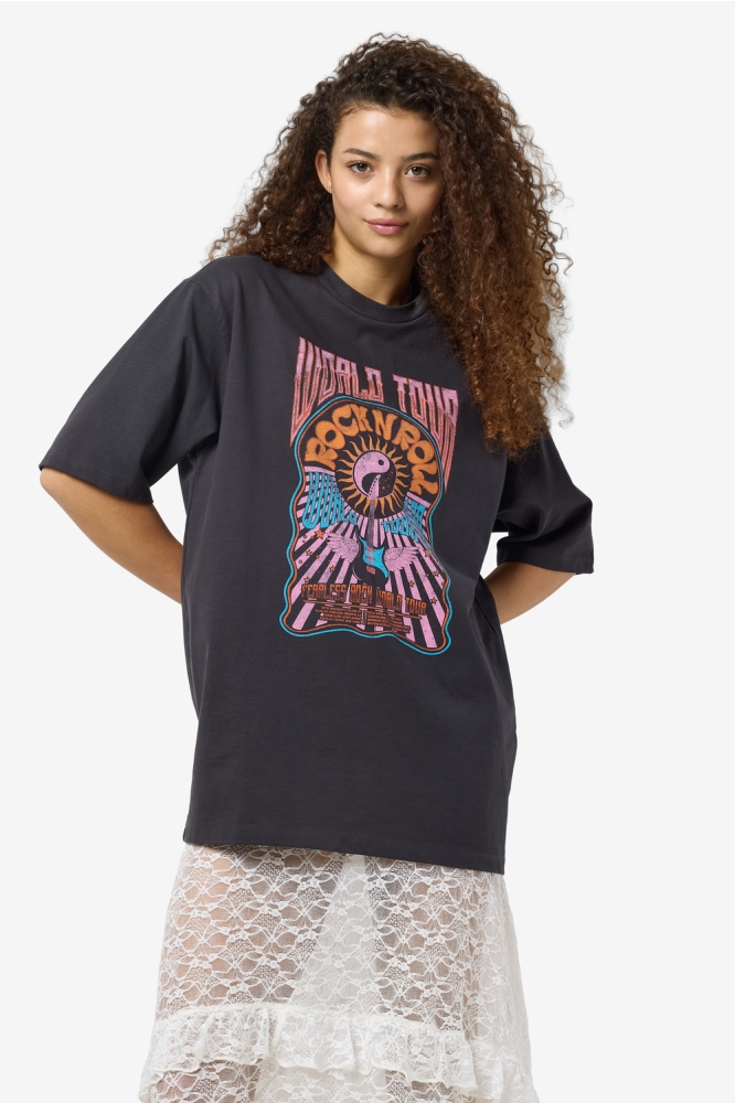 NMKOKOON S/S PRINTED T-SHIRT JRS 27034437 OBSIDIAN/BONBON